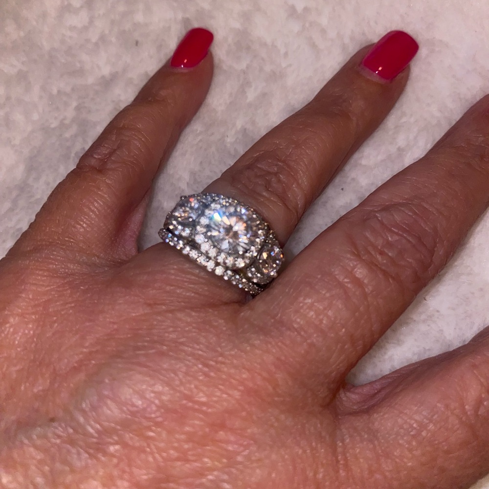 Elegant Silver Women's Ring